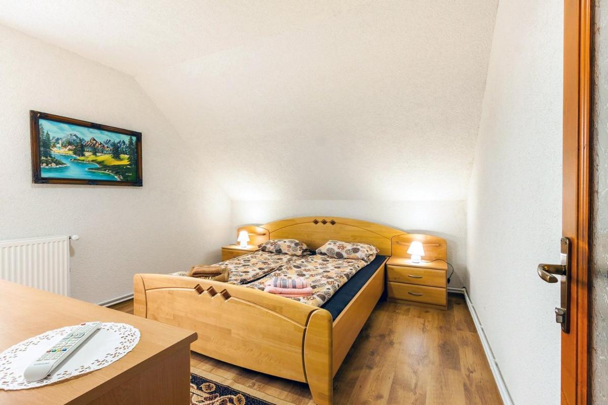 Вилла Eross Kulcsoshaz Lazarea Экстерьер фото