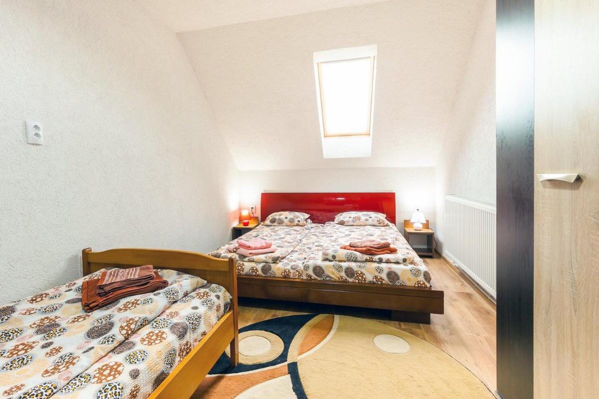Вилла Eross Kulcsoshaz Lazarea Экстерьер фото