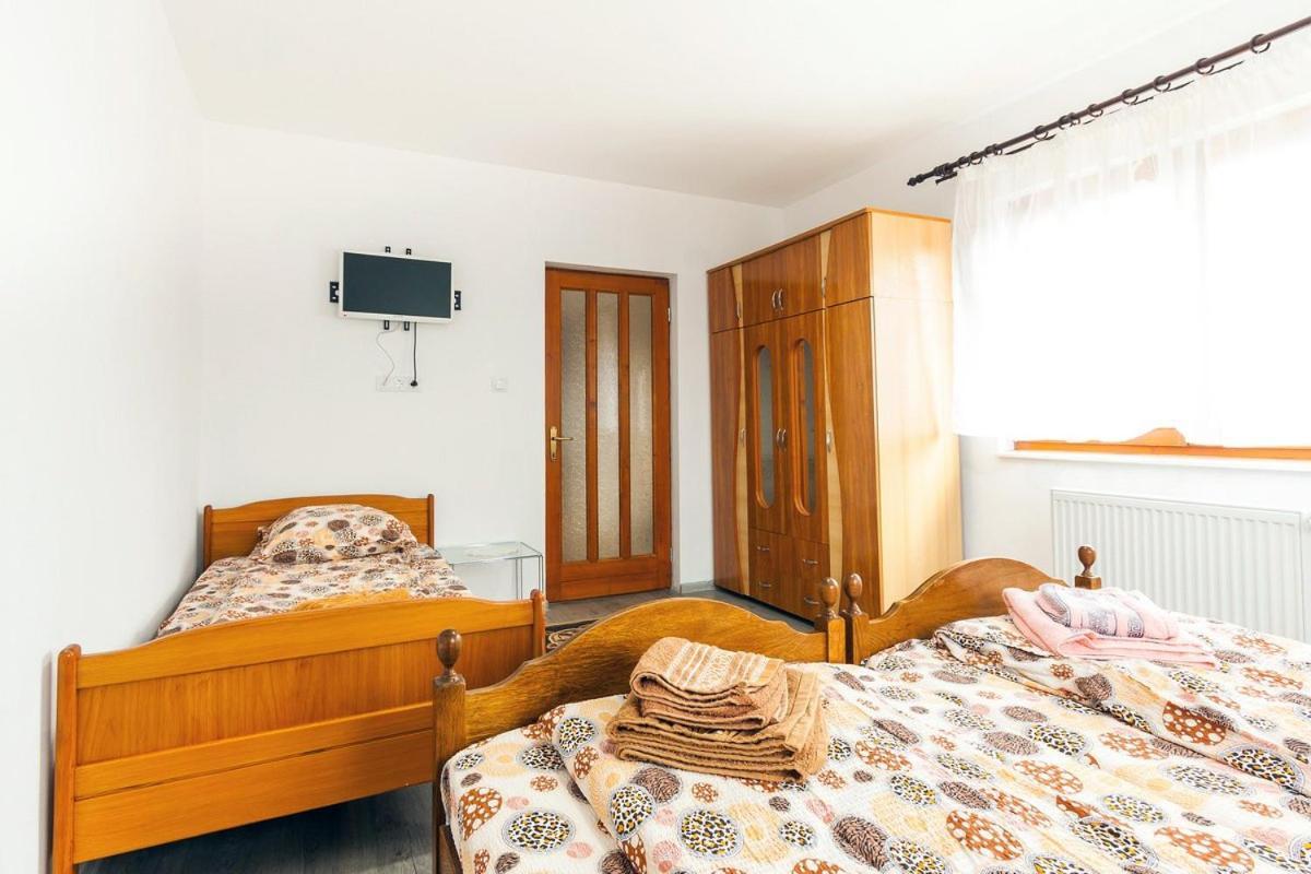 Вилла Eross Kulcsoshaz Lazarea Экстерьер фото