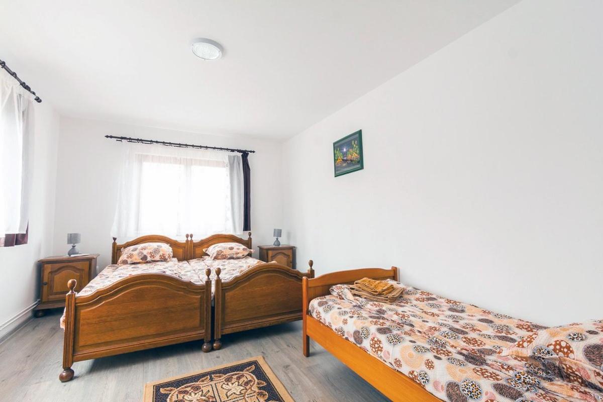 Вилла Eross Kulcsoshaz Lazarea Экстерьер фото