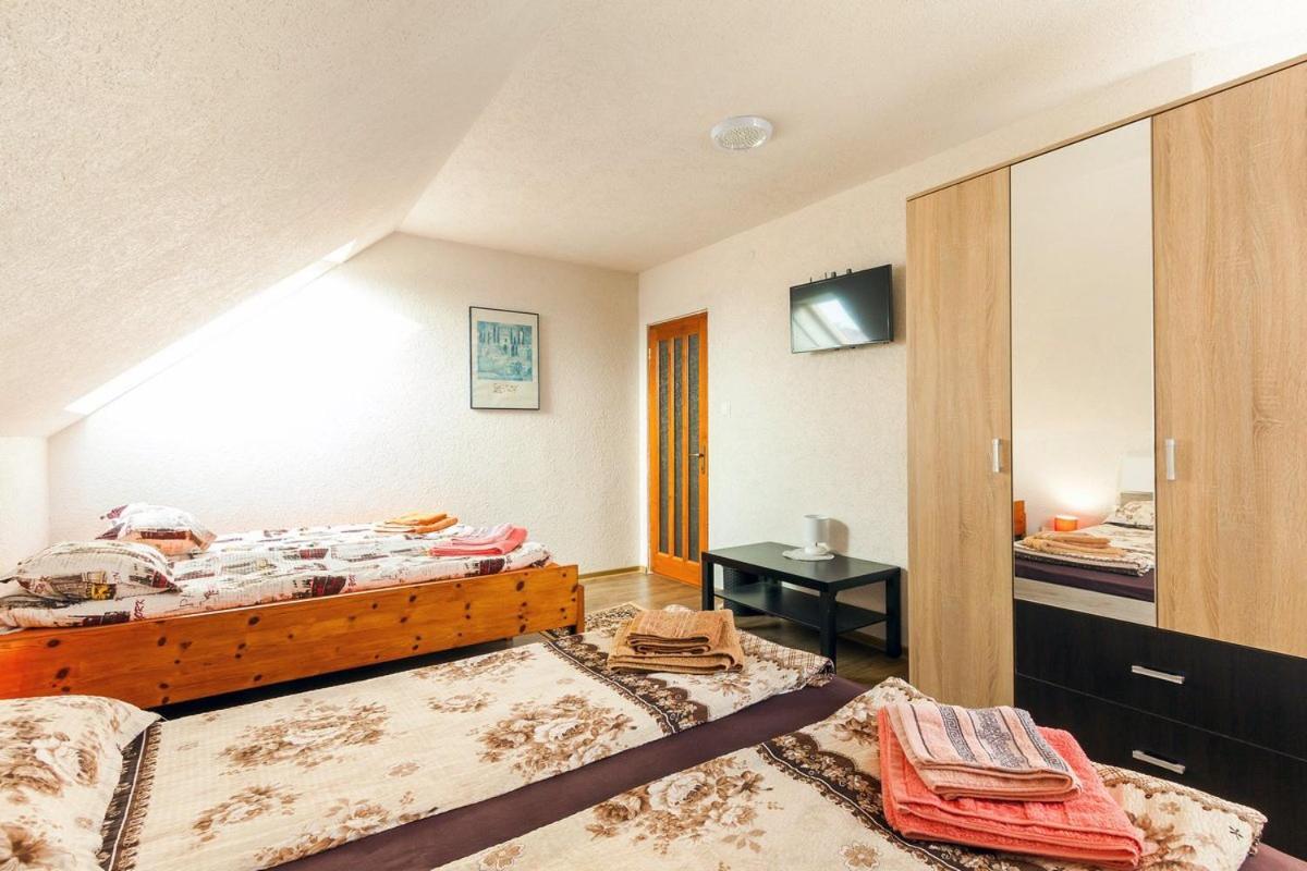 Вилла Eross Kulcsoshaz Lazarea Экстерьер фото