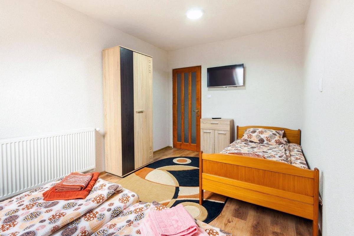 Вилла Eross Kulcsoshaz Lazarea Экстерьер фото