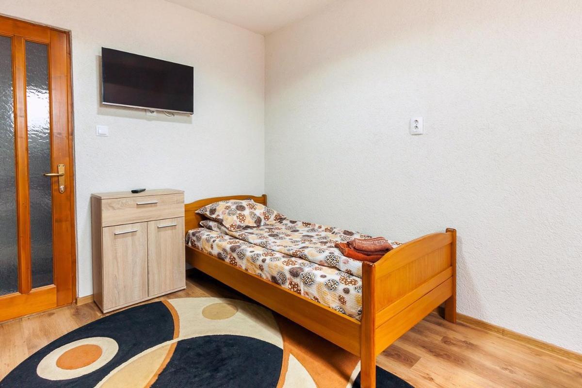 Вилла Eross Kulcsoshaz Lazarea Экстерьер фото