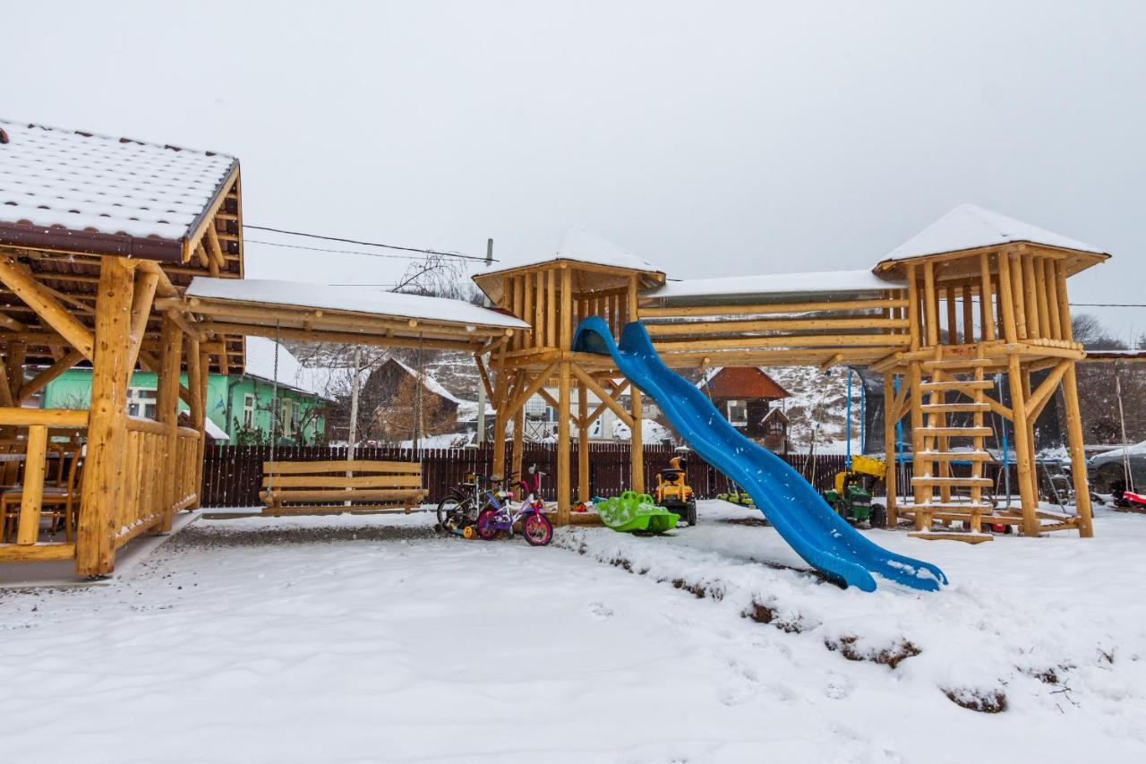 Вилла Eross Kulcsoshaz Lazarea Экстерьер фото