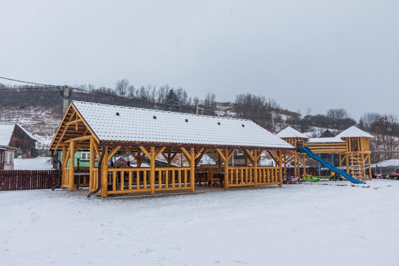 Вилла Eross Kulcsoshaz Lazarea Экстерьер фото