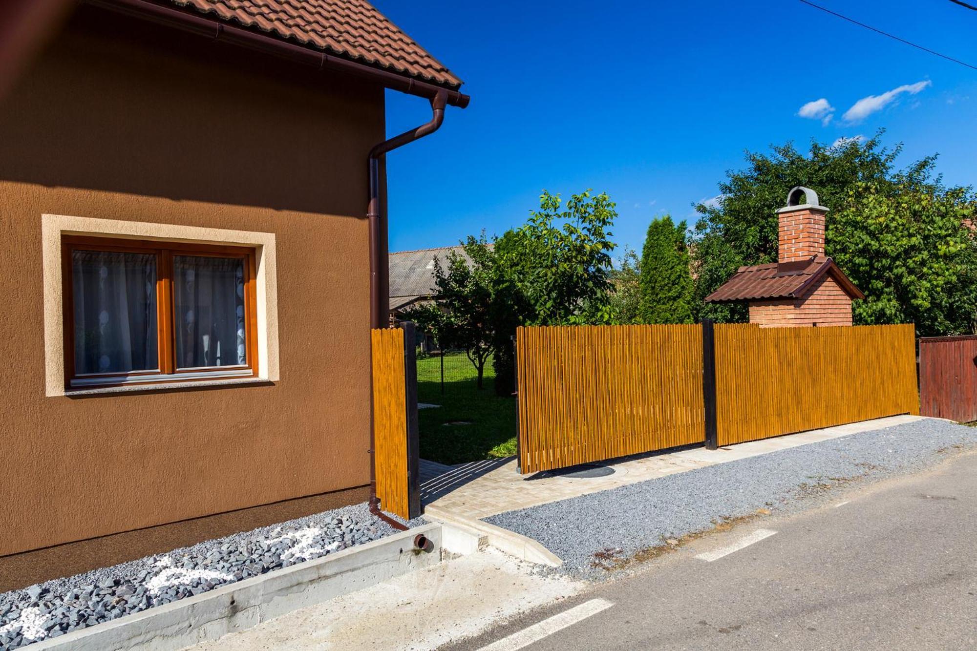 Вилла Eross Kulcsoshaz Lazarea Экстерьер фото