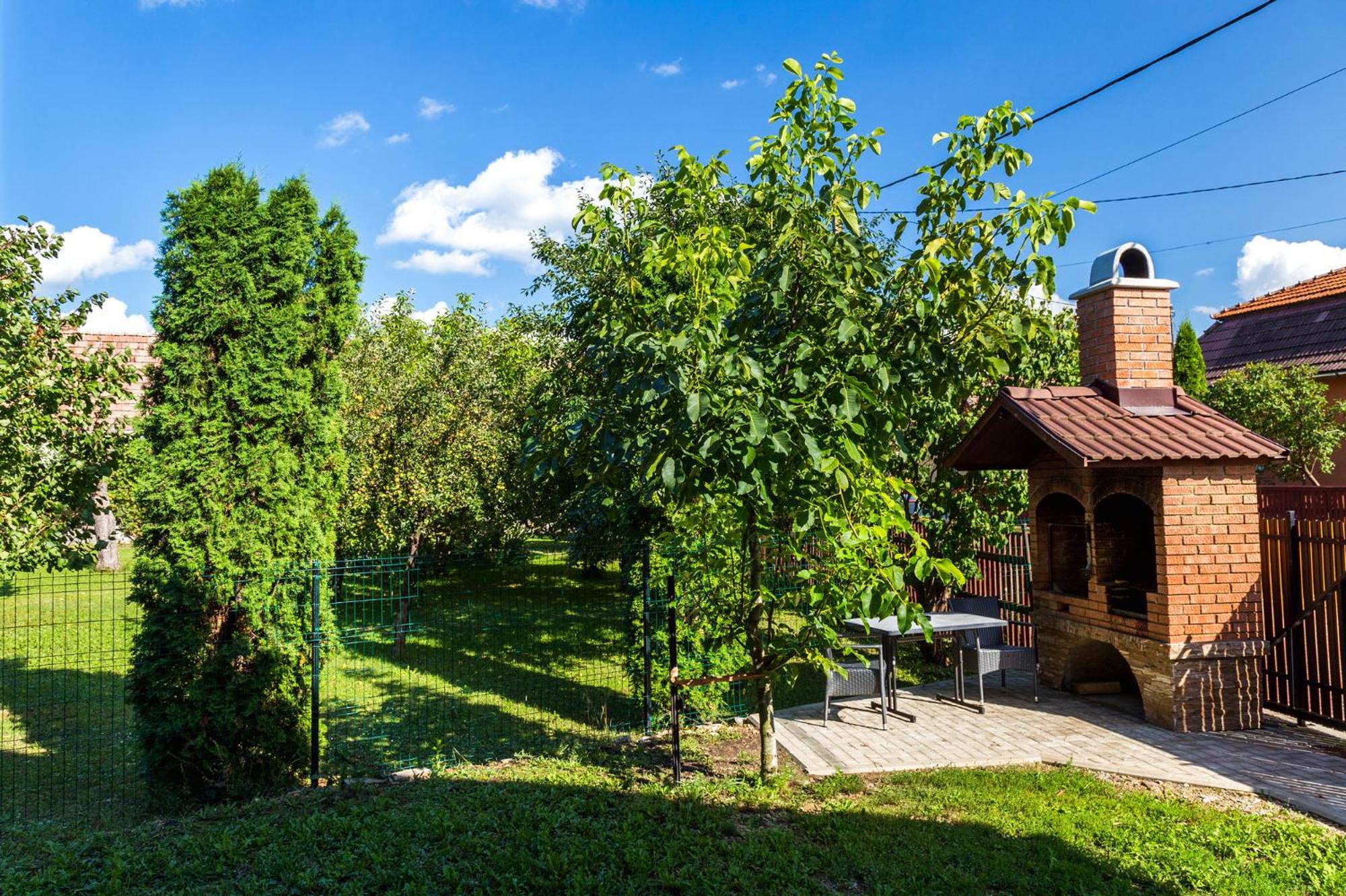 Вилла Eross Kulcsoshaz Lazarea Экстерьер фото