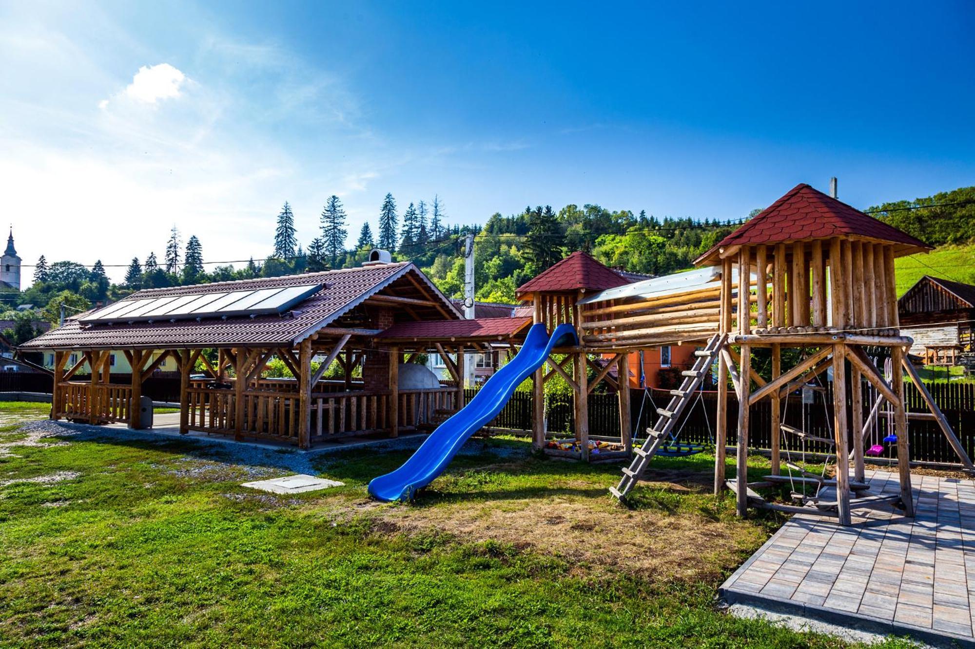 Вилла Eross Kulcsoshaz Lazarea Экстерьер фото